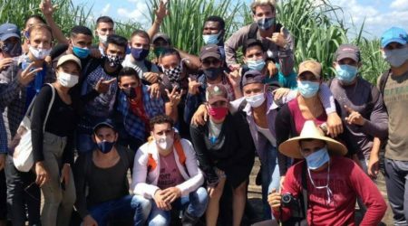 Estudiantes universitarios realizan prácticas en Empresa Azucarera Cienfuegos