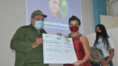 Universidad de Cienfuegos gradúa a más de 800 estudiantes del curso 2019-2020