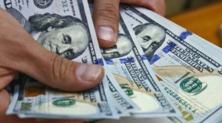 Cuba suspende temporalmente la aceptación de depósitos bancarios en efectivo de dólares de EE. UU.