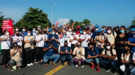 Masivo acto de Reafirmación Revolucionaria en la Plaza de Actos de Cienfuegos