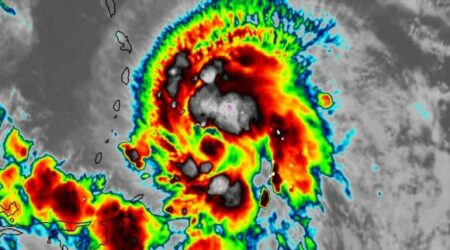 ¡Elsa ya es Huracán!