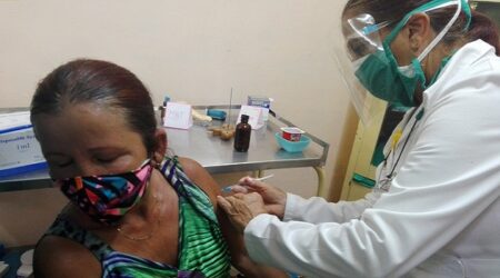 Sinopharm + Soberana Plus: la esperanza llega a los hombros de Cienfuegos