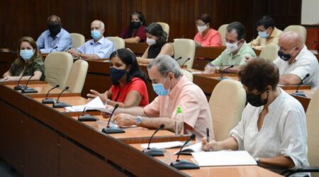 Que quienes educan estén conectados con el espíritu de la sociedad