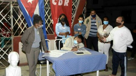 Universitarios de Cienfuegos, vanguardias en la consulta del Código de las Familias