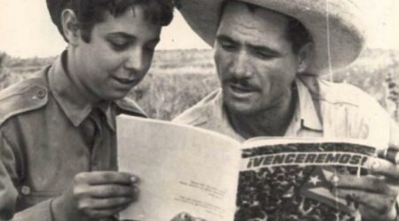 El farol y las letras: a 61 años del milagro