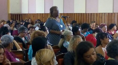 Mujeres en Cienfuegos: fuerza y ejército de la Revolución