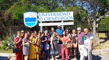 Sostienen reencuentro económicos industriales  graduados en Universidad de Cienfuegos