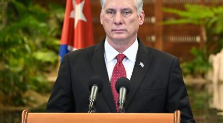 Presidente cubano viaja rumbo a cumbre de la Celac