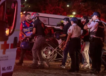 México: Desplome de escenario en mitin político deja nueve muertos y al menos 60 heridos