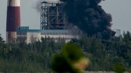 Controlado incendio en tanque de combustible que alimenta a la termoeléctrica Antonio Guiteras de Matanzas