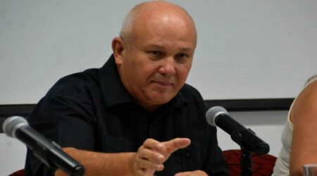 Viceprimer ministro cubano asiste en China a foro sobre acción global