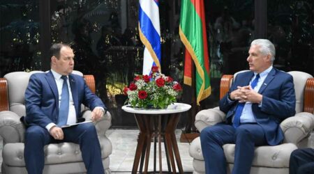 Presidente cubano recibe al primer ministro de Belarús