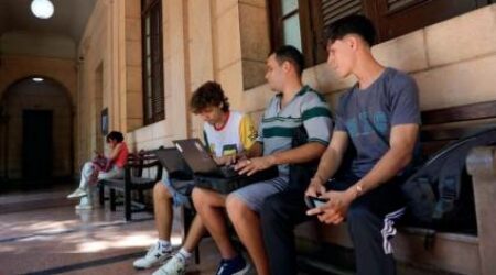 Más de 40 propuestas entre la FEU y Etecsa