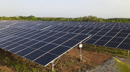 Parque solar de Mal Tiempo ya aporta energía al país