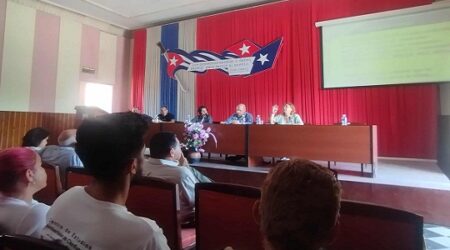 Debatieron en Cienfuegos sobre futura Ley de Ciencia e Innovación