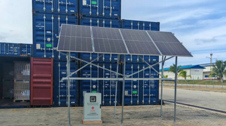 Recibe Cuba donativo chino de sistemas fotovoltaicos