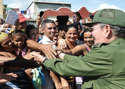 Convoca la Unión de Jóvenes Comunistas a una jornada por los 95 años de Raúl